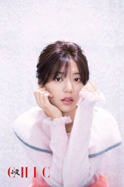 郭雪芙最新杂志写真 为舞者拍摄画风清新