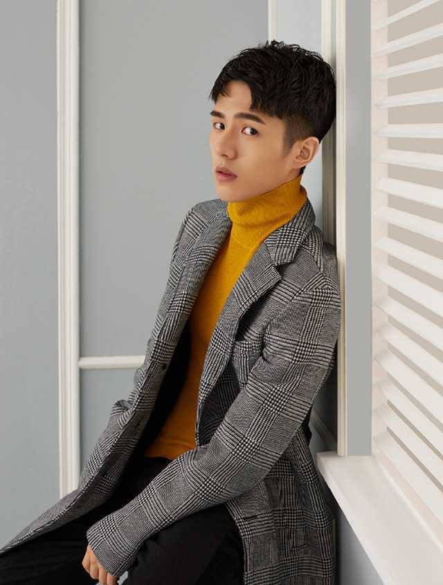 刘昊然时尚写真大片曝光 清秀面容眼神撩妹