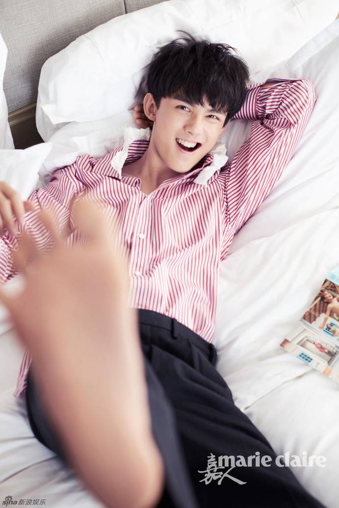 吴磊帅气写真大片曝光 鬼马少年初成长