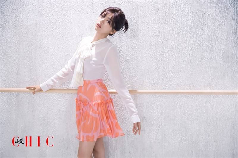 郭雪芙最新杂志写真 为舞者拍摄画风清新