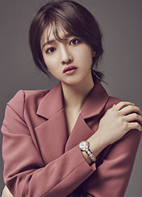 韩国演员表艺珍写真画报 自然清新展迷人魅力”