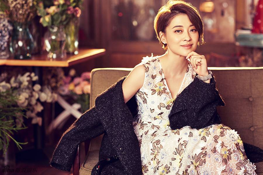 梅婷新春写真大片曝光 温暖如光笑容满分