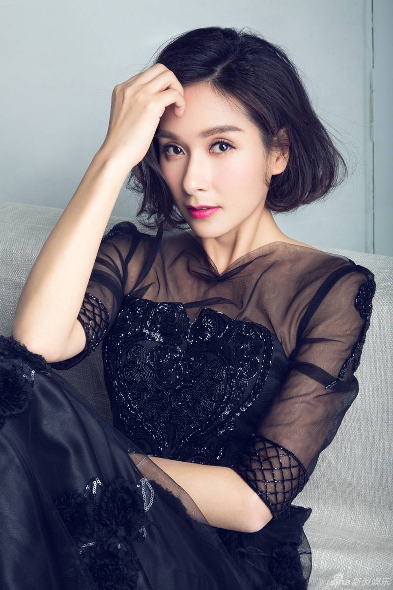 杨恭如生日写真大片 演绎淑女优雅大气风情