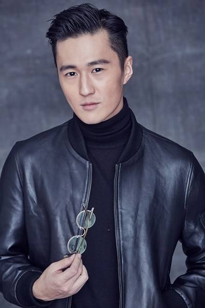 内地演员赵炳锐写真帅照 利落短发大展男士风范