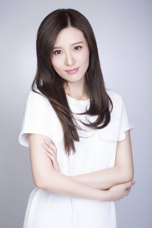 90后邬靖靖写真曝光 清新自然孔令可爱