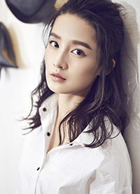 李沁时尚写真大片曝光 演绎百变小白裙