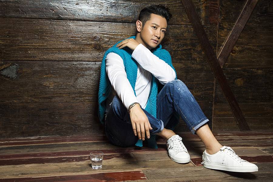 罗中旭曝新专辑写真大片 重磅打造撕下偶像标签