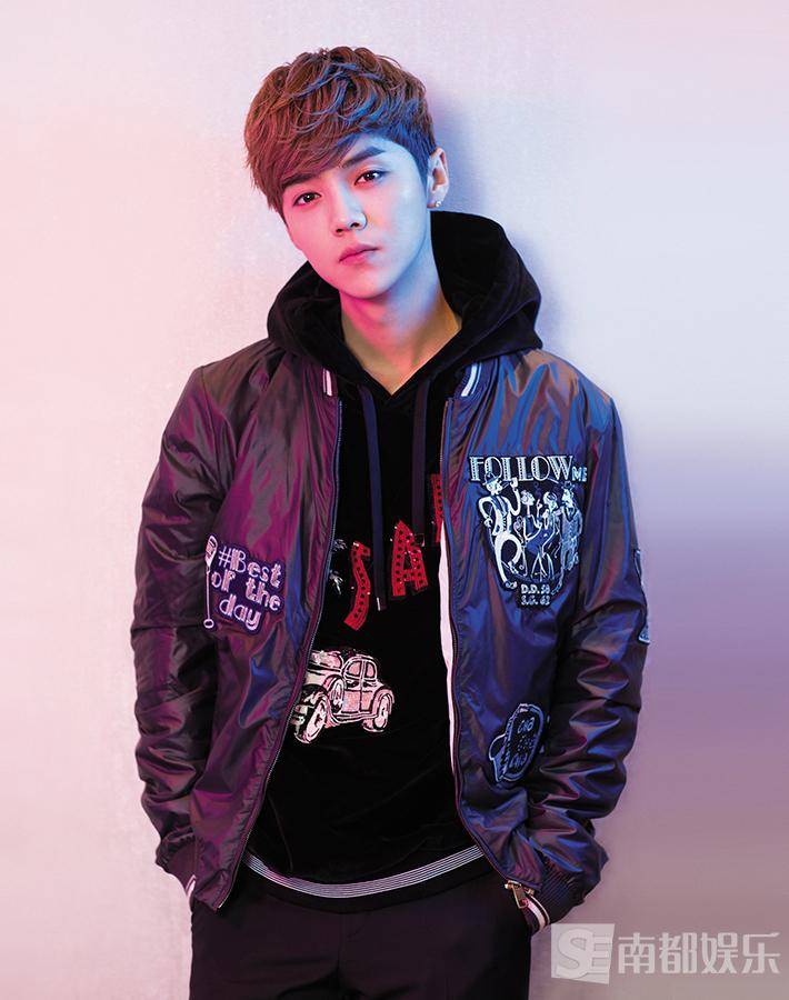 鹿晗帅气写真大片曝光 回眸杀撩你没商量