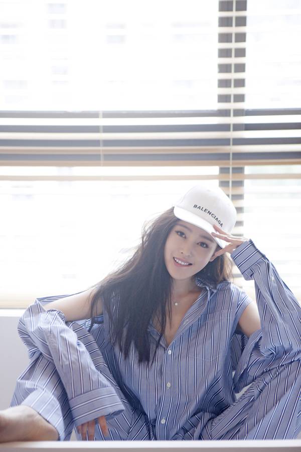 演员张天爱写真大片曝光 百变造型释放多面魅力