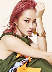 快女付梦妮时尚写真大片 变身御女进攻霸道界