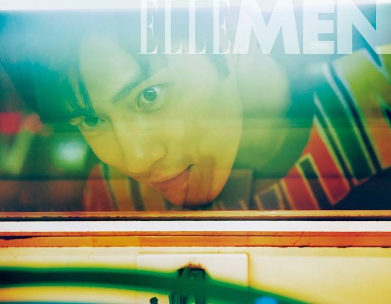 井柏然杂志封面写真大片 演绎复古怀旧大神范儿