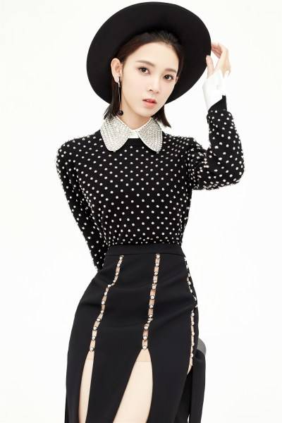 演员陈瑶时尚写真曝光 魔女造型驾轻就熟