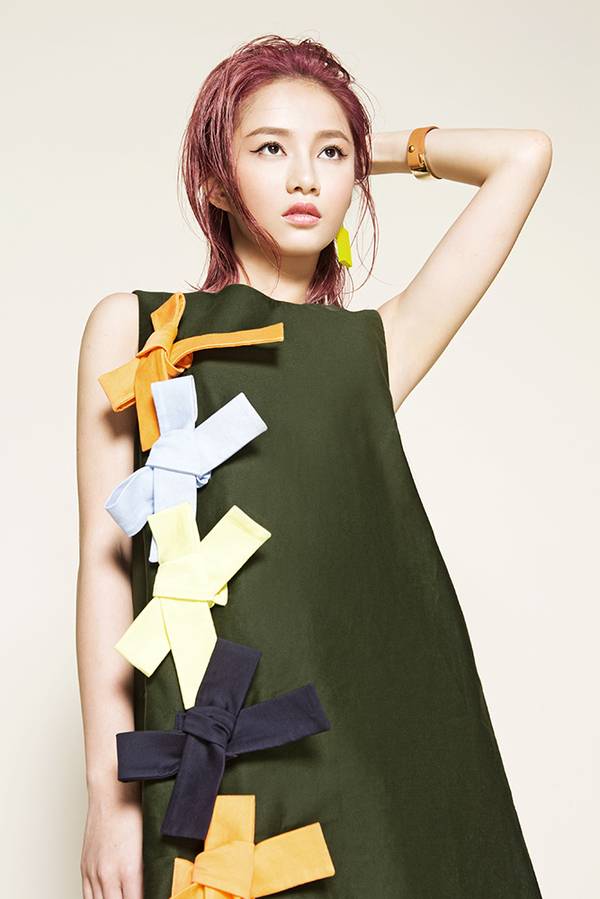 快女付梦妮时尚写真大片 变身御女进攻霸道界