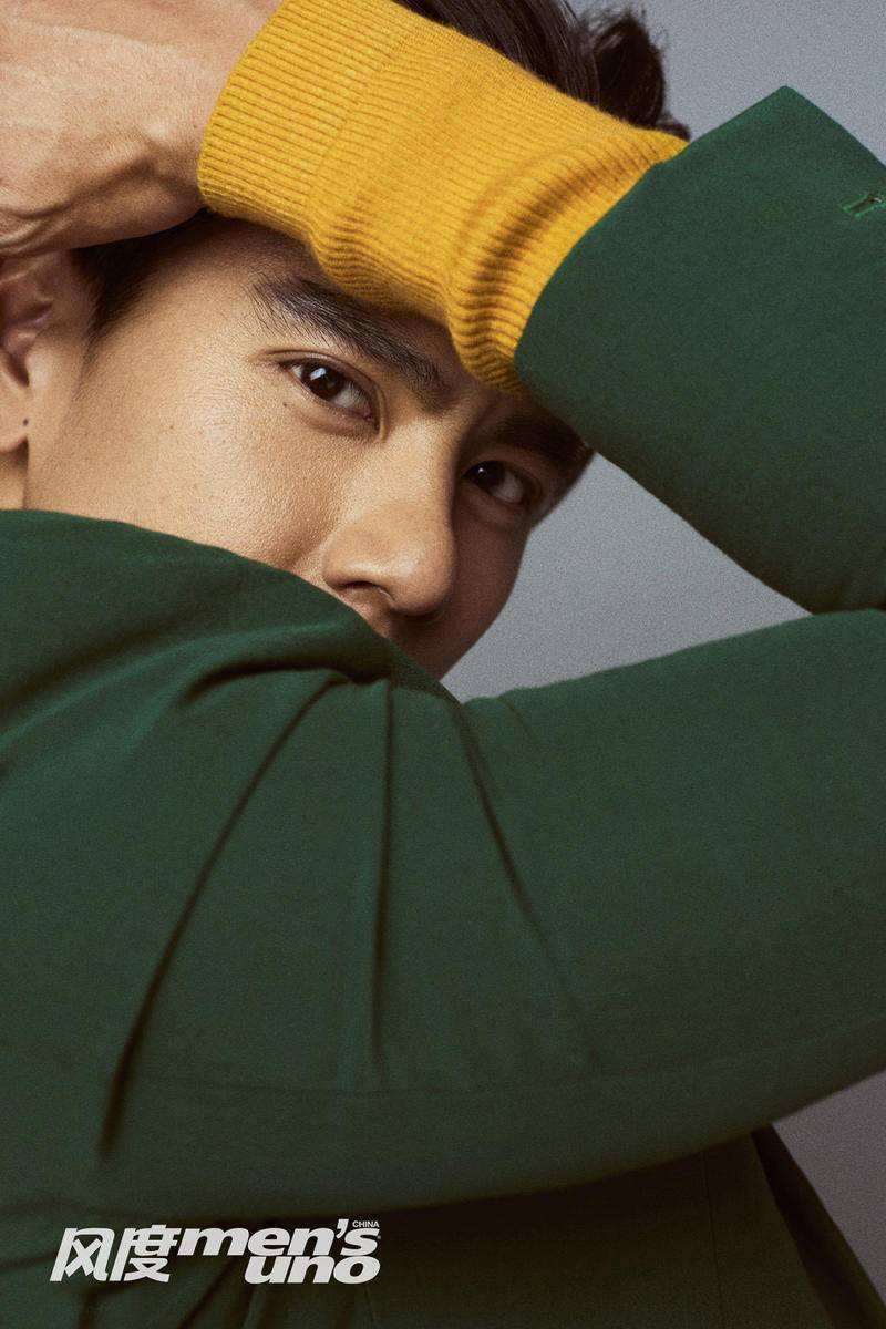 彭于晏登杂志封面写真 优雅秋装尽显轻熟气质
