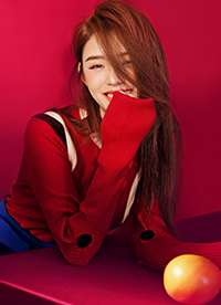 林允儿杂志封面照片 变身都市时尚摩登女郎