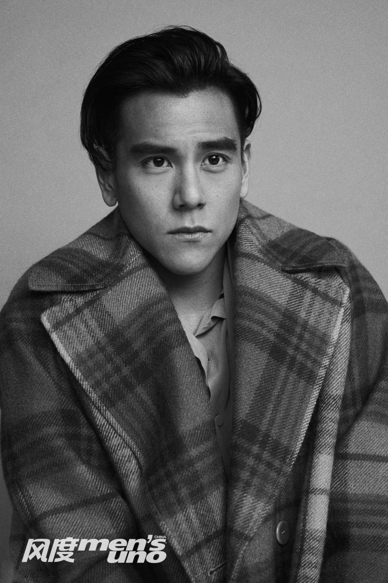 彭于晏登杂志封面写真 优雅秋装尽显轻熟气质