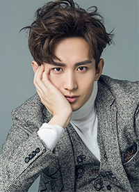 演员成毅杂志写真照片 演绎别样的慵懒午后