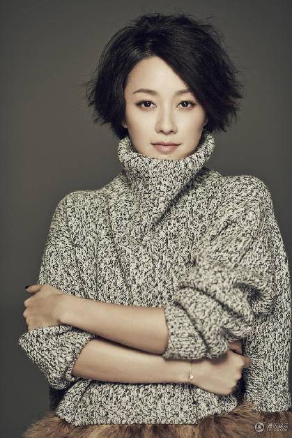 马伊琍最新写真大图 露招牌甜笑温柔大气