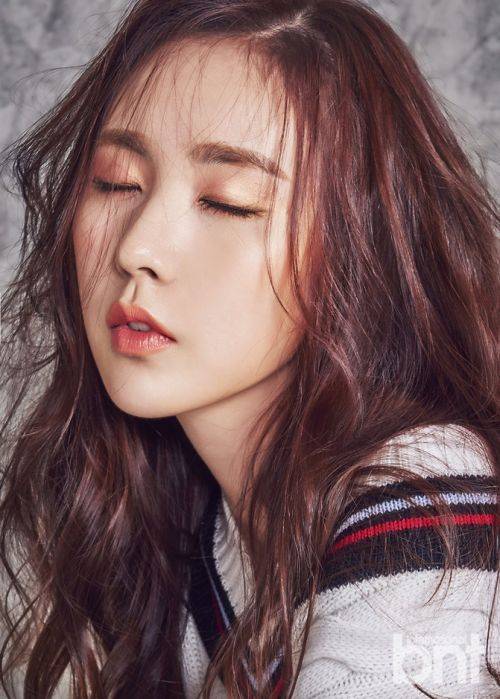 简美妍最新时尚写真 优雅大气魅力迷人