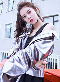 CC宋妍霏最新街拍图片 尽显“高冷女神”气质