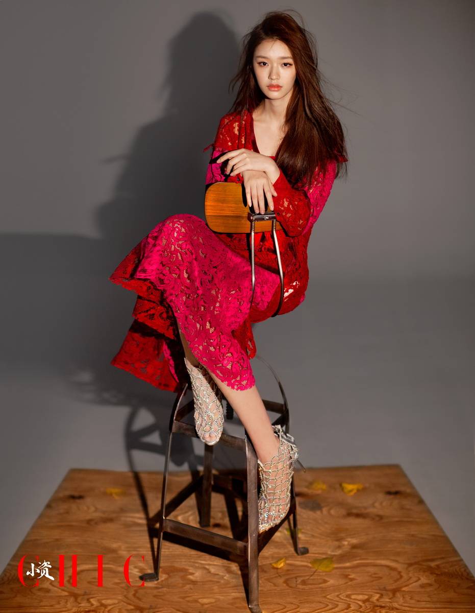 林允儿杂志封面照片 变身都市时尚摩登女郎