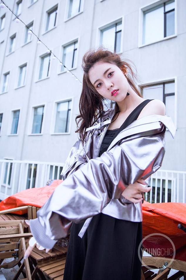 CC宋妍霏最新街拍图片 尽显“高冷女神”气质