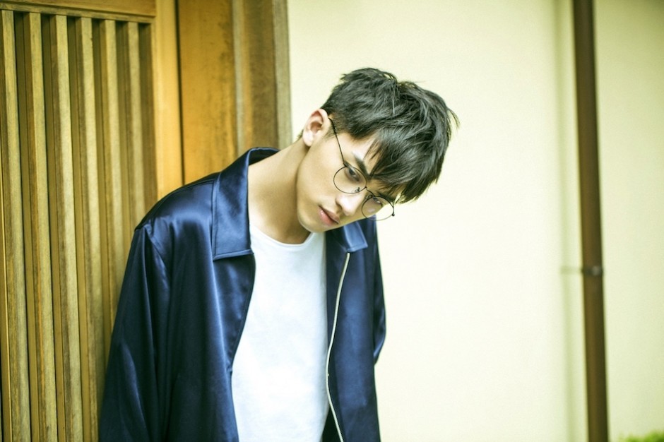 许魏洲杂志写真照曝光 乖乖仔进化不羁少年