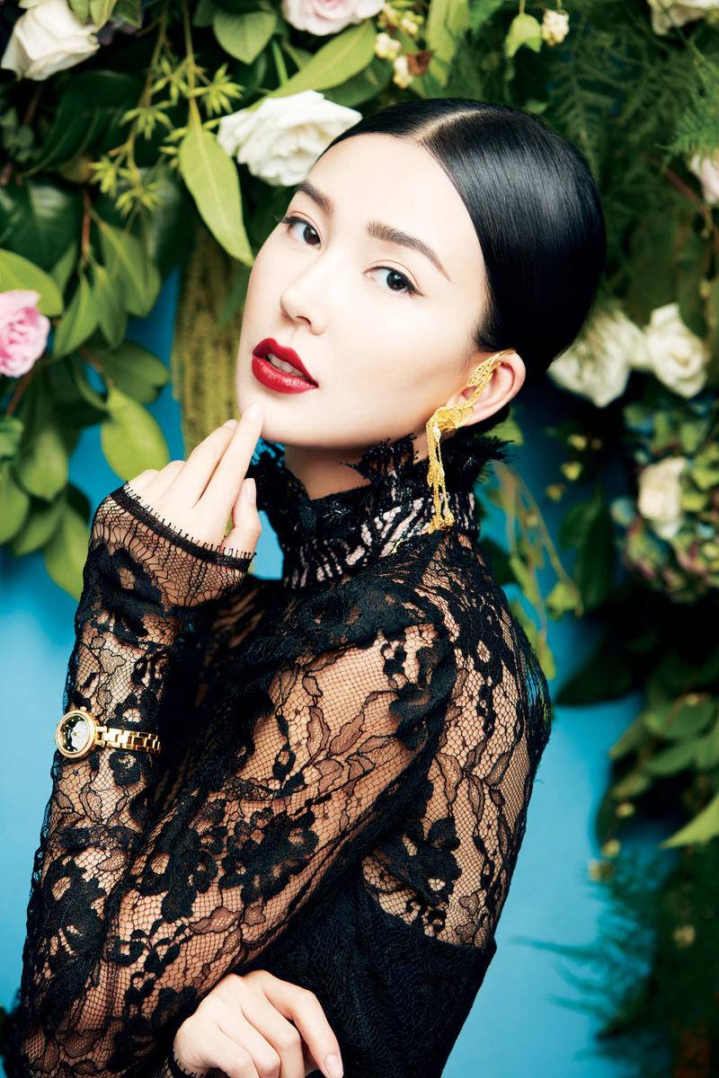 姚星彤性感写真大片曝光 红唇极致魅惑迷人