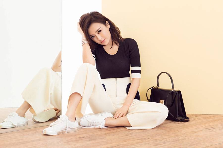 秦岚时尚写真图片 简约大方率性十足