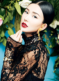 姚星彤性感写真大片曝光 红唇极致魅惑迷人