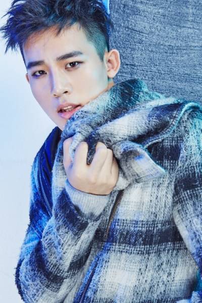 Lawrence罗伦希暗黑系写真 尽显雅痞风范