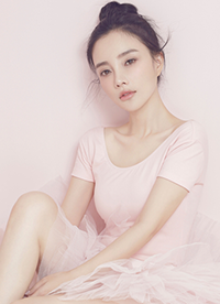 李小璐芭蕾写真优雅动人 文艺范妙态绝伦