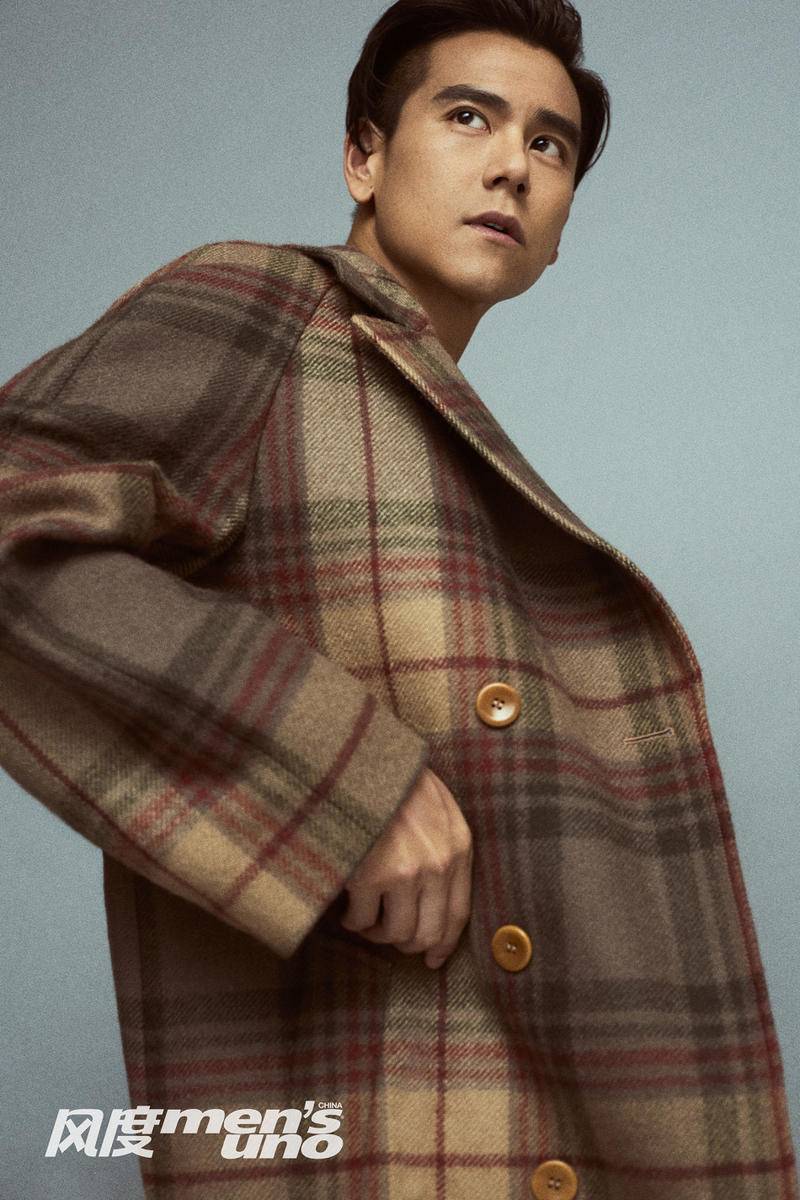 彭于晏登杂志封面写真 优雅秋装尽显轻熟气质