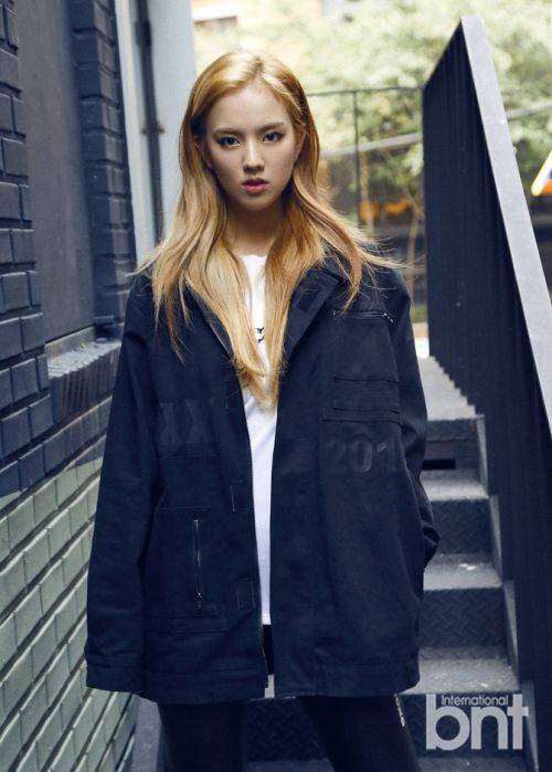 韩国歌手Unpretty Janey写真 金色长发凸显气质