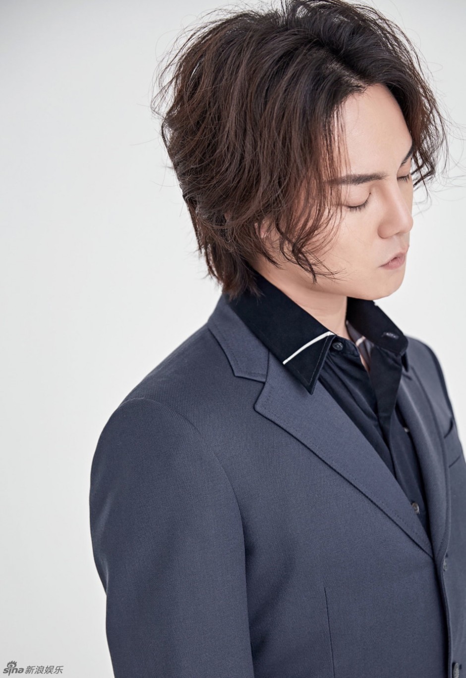 尹正西装时尚大片曝光 变身日系型男帅气爆表