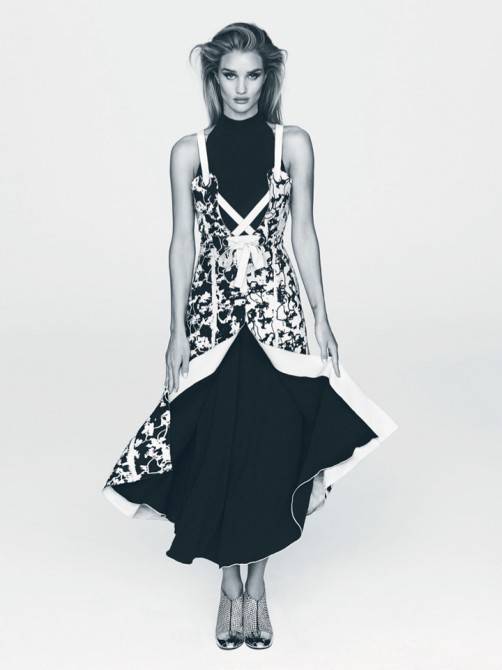 英国名模罗茜汉丁顿惠特莉性感大片演绎秋装穿搭