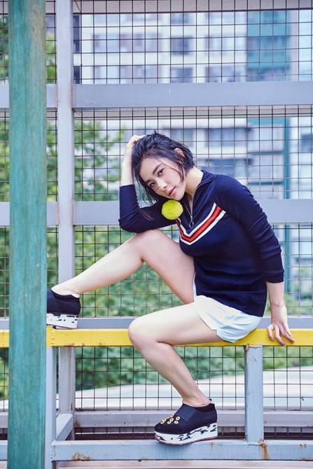 刘璇短发写真曝光 完美演绎Mix运动风