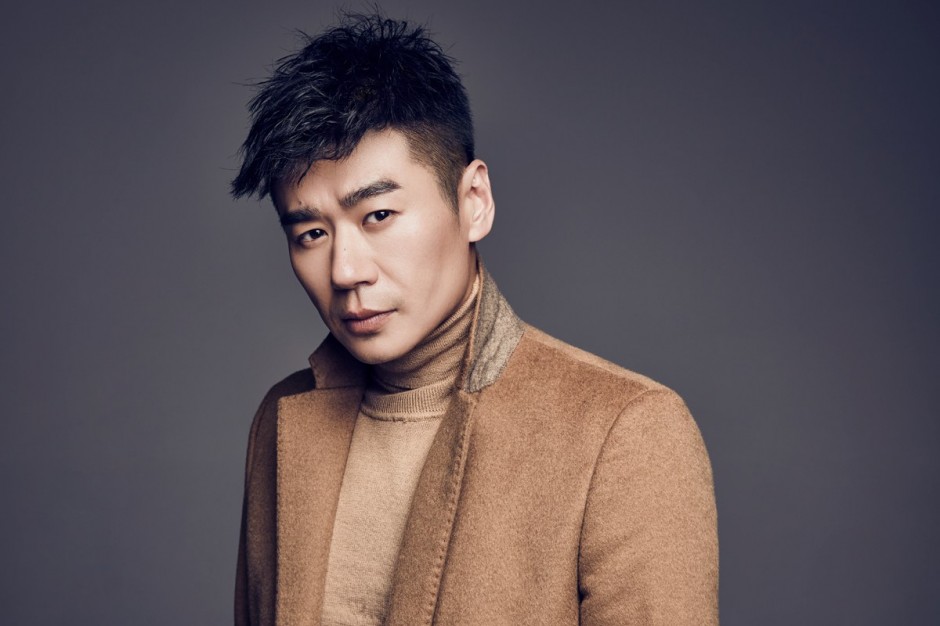 演员徐佳初冬写真曝光 化身时尚硬汉