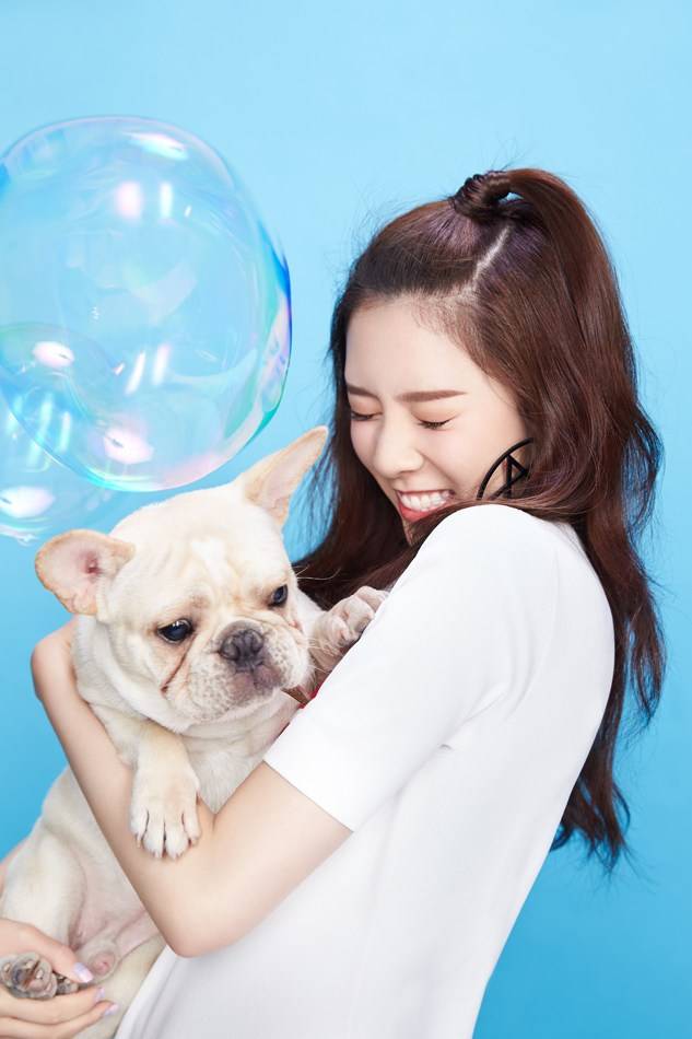 CC宋妍霏萌系少女写真 简约时尚梦幻来袭