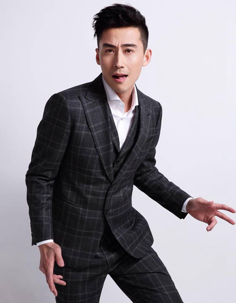 演员刘立写真大片曝光 搞怪表情圈粉无数