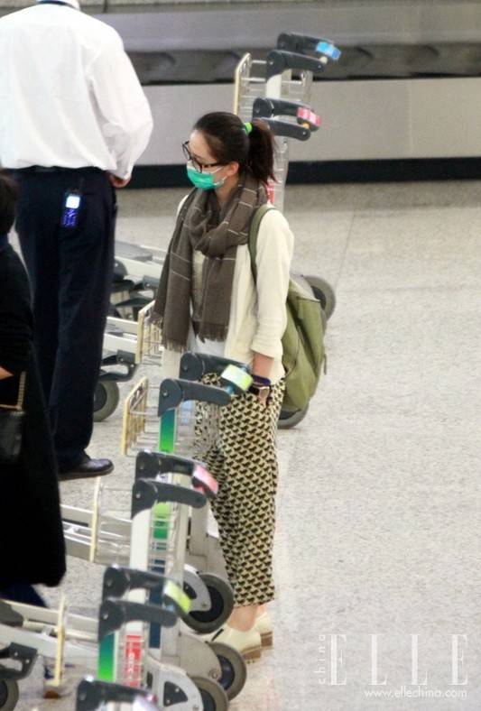 刘诗诗街拍生活照大曝光 私下搭配衣品超赞