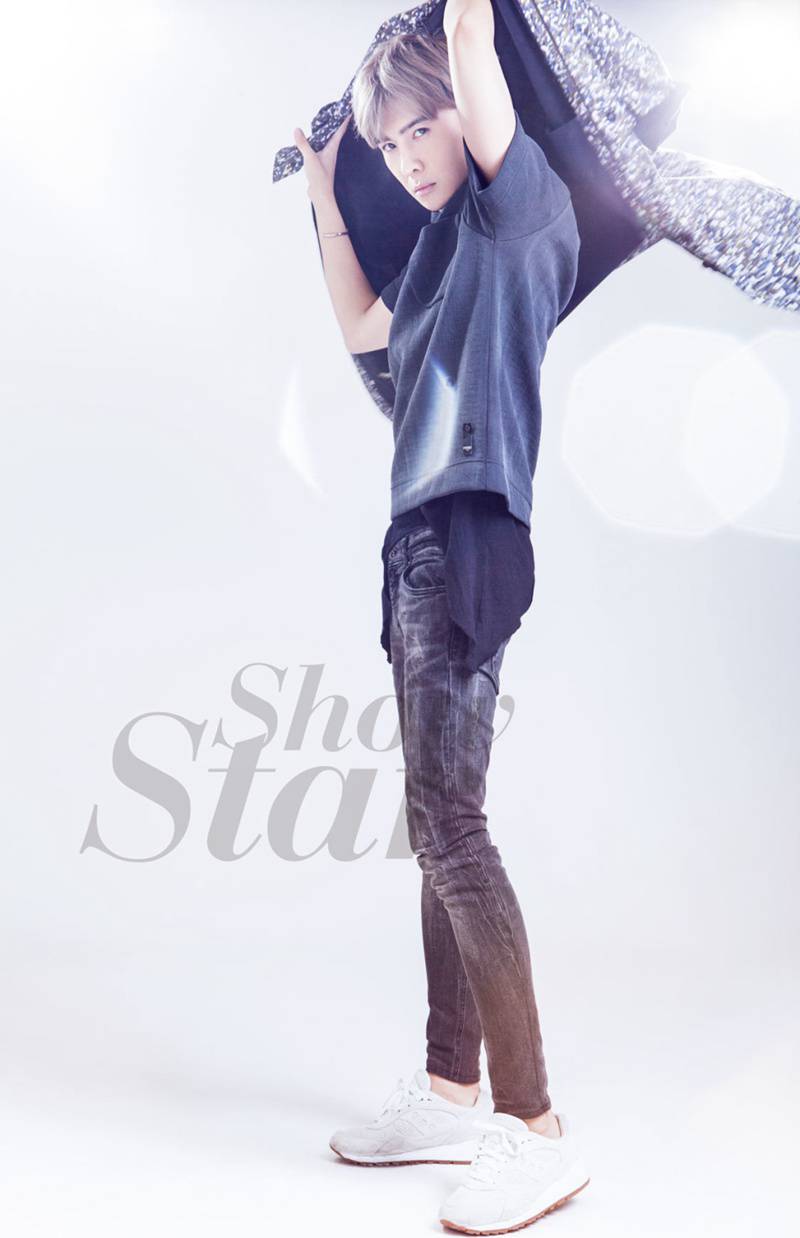 人气偶像唐禹哲短发潮流时尚写真集