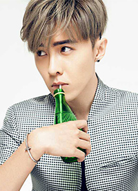 人气偶像唐禹哲短发潮流时尚写真集”