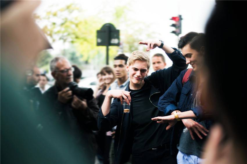 欧美型男街拍 演绎2016最潮时尚搭配