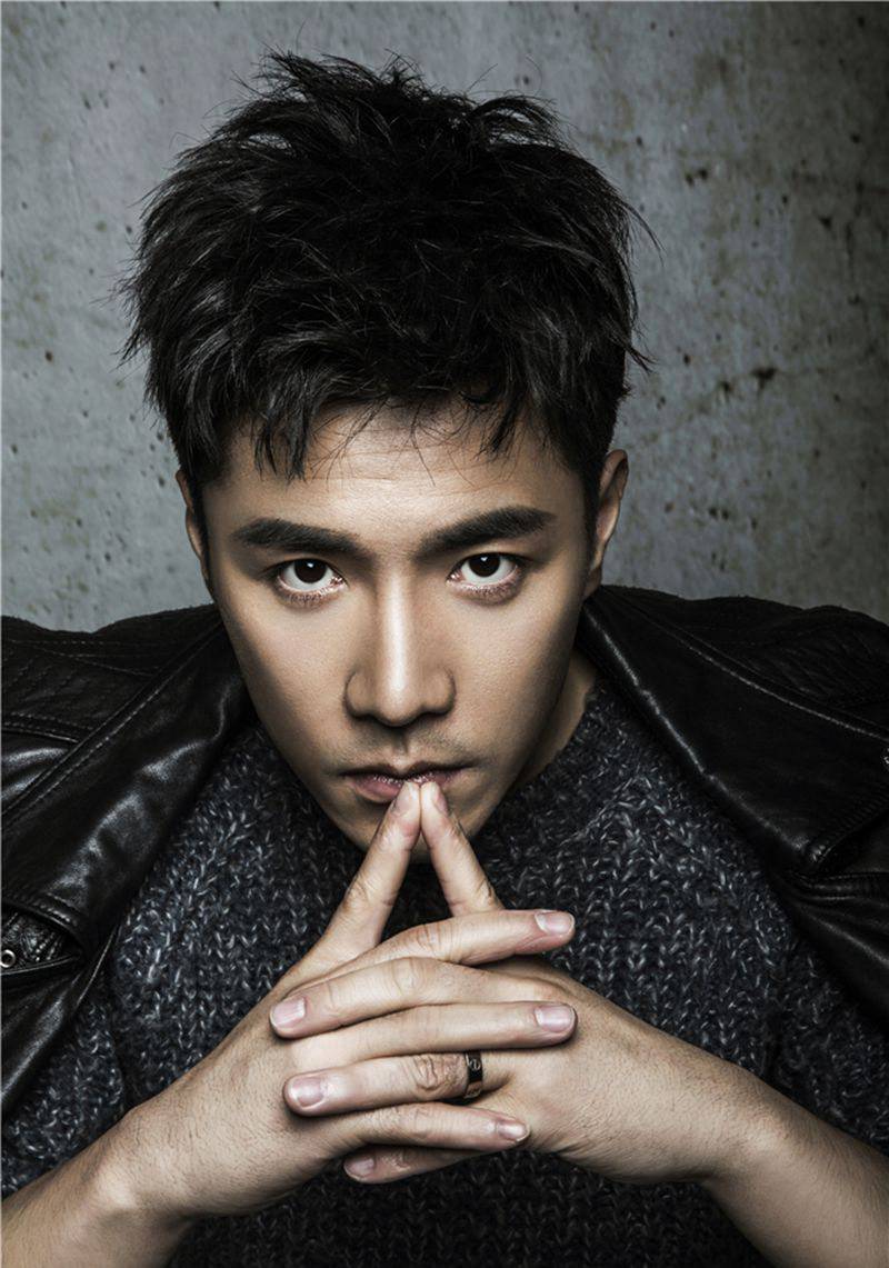 皮衣男邓宁硬朗出镜型男写真大片