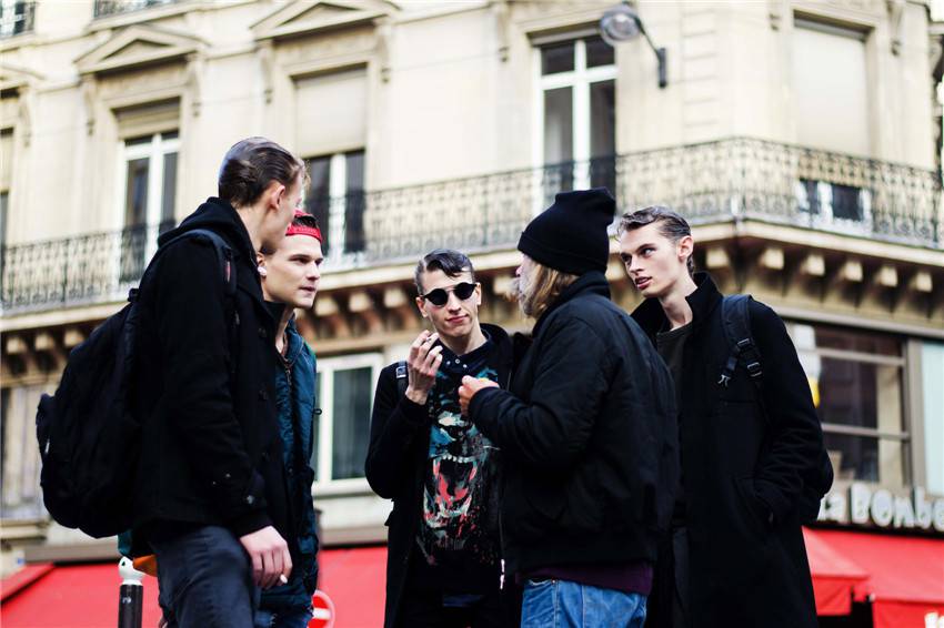 欧美型男街拍 演绎2016最潮时尚搭配