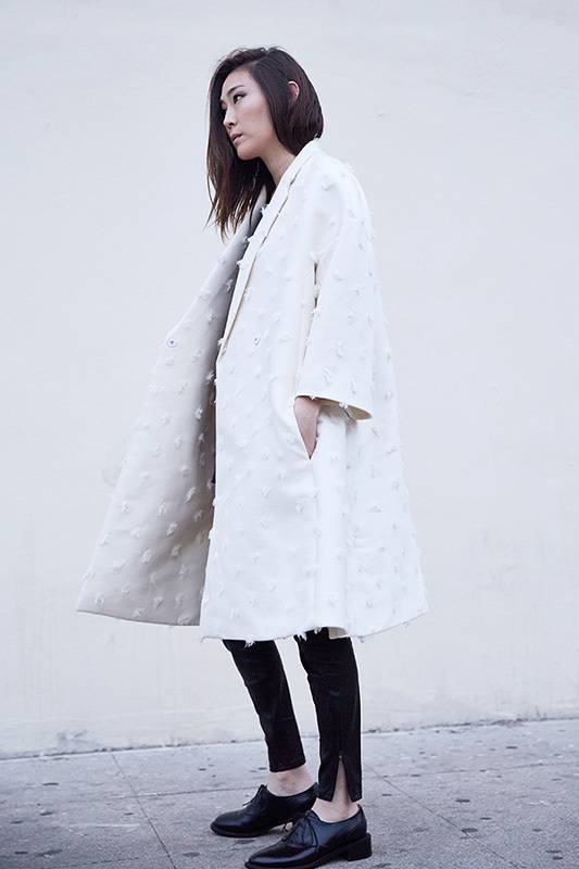 平底鞋怎么搭配?看欧美时尚达人的穿搭方法