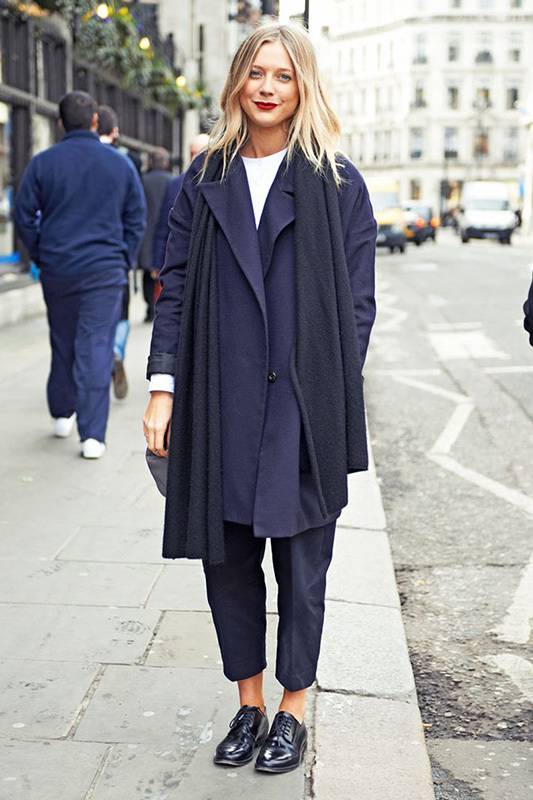 平底鞋怎么搭配?看欧美时尚达人的穿搭方法