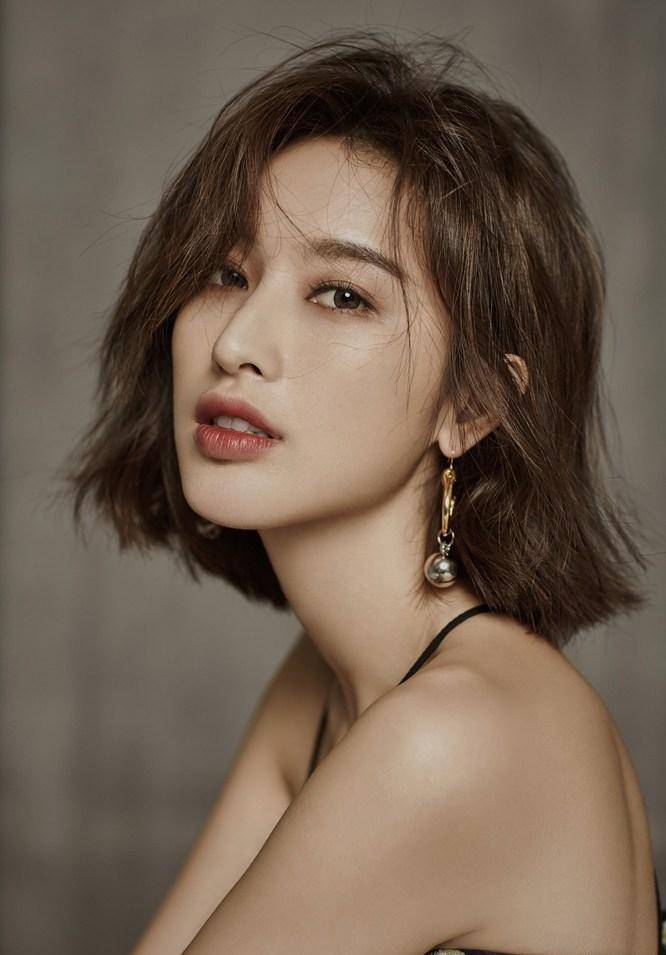 张俪复古写真大片曝光 魅惑妆容尽显美人范儿