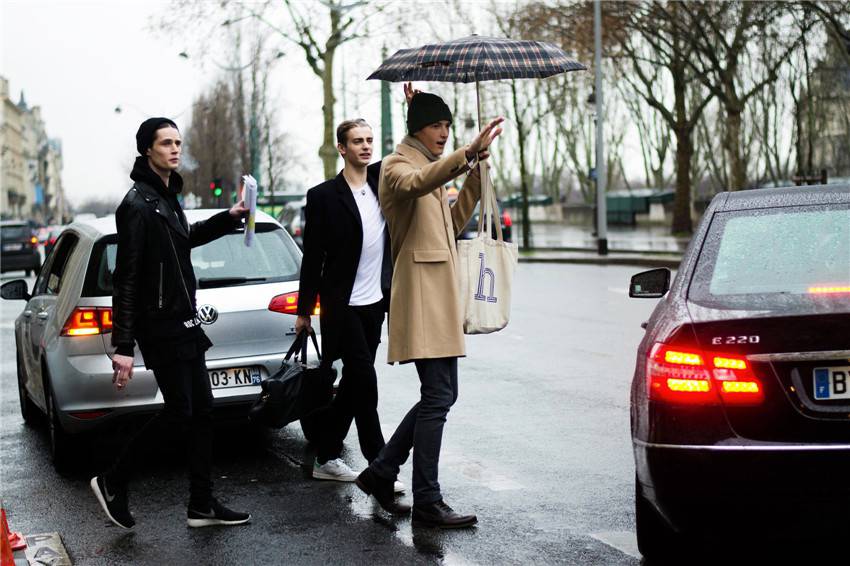 欧美型男街拍 演绎2016最潮时尚搭配